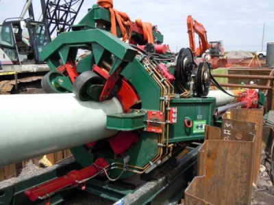 Jacking pipelines under roads an railways